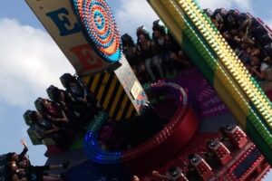 Oktoberfest Tour with table and unlimited beer - The festival grounds walk: history while you get your bearings