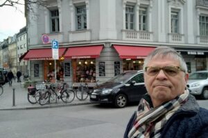 Paul's Private Tour in Munich old City - Start point to finish: your walk runs from Karlstor to Odeonsplatz