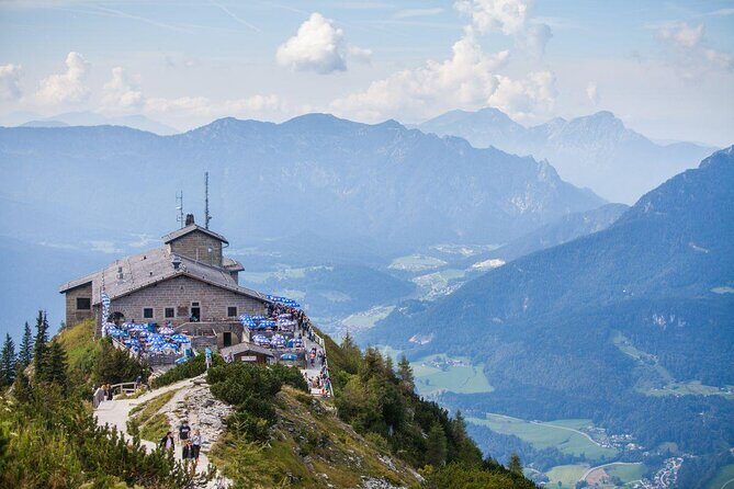Private Eagles Nest & Salzburg Mini Van Tour incl. S.O.M sights - Key points before you go
