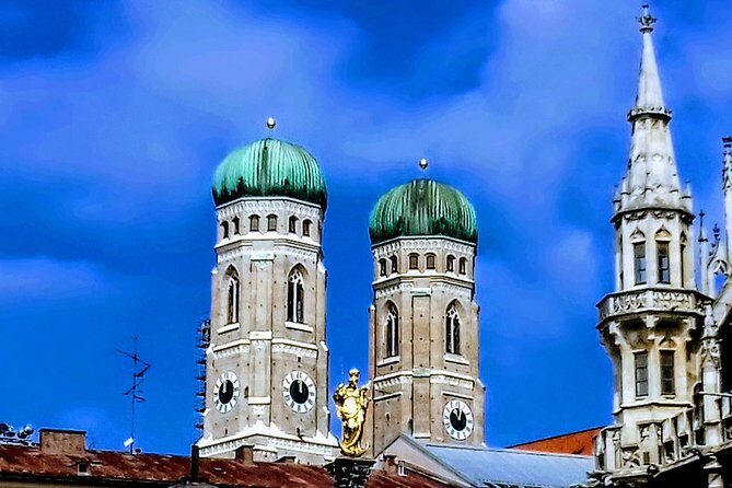 Private Munich ALL-IN-ONE Tour: City - Lake District - Conc. Camp - Stop 1: Marienplatz and Munich’s Old Town on foot