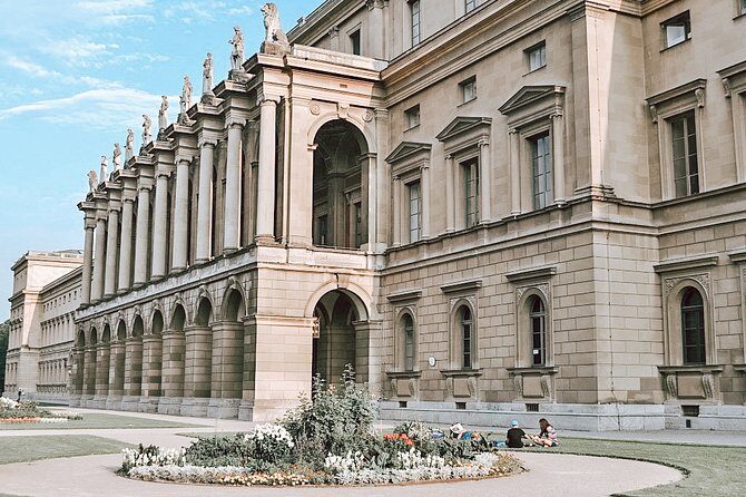 Private Munich Tour for History Buffs with Architectural Gems and WWII sites - Stop 4: Odeonsplatz and the 1923 Beer Hall Putsch moment