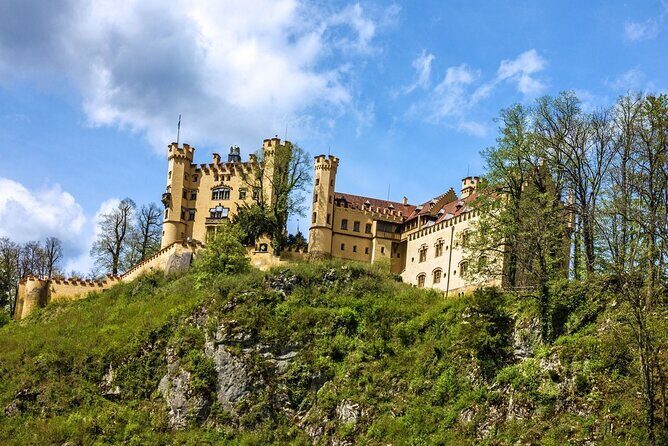 Private Tour at Neuschwanstein And Linderhof Palaces From Munich - Marienbrücke: the climb that shapes the Neuschwanstein experience