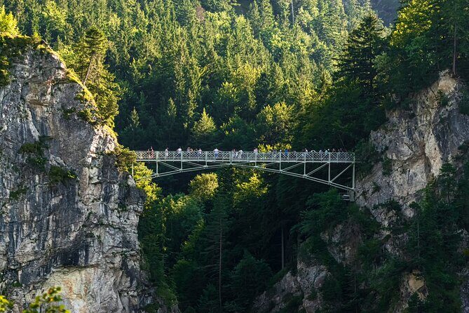 Private Tour at Neuschwanstein And Linderhof Palaces From Munich - Souvenirs and a break: don’t skip the mental reset