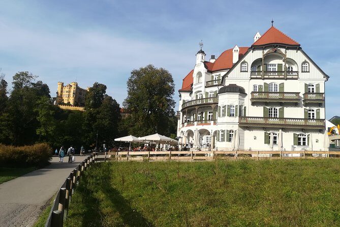 Skip-the-Line Neuschwanstein Castle Tour from Munich - Inside Schloss Neuschwanstein: Ludwig II stories, but timed delivery