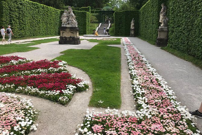 VIP Day Trip Neuschwanstein and Linderhof Castle from Munich - Oberammergau by coach: Lüftlmalerei on the route